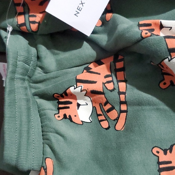NWT!! Kids 2 piece hoodie set. - Picture 3 of 5